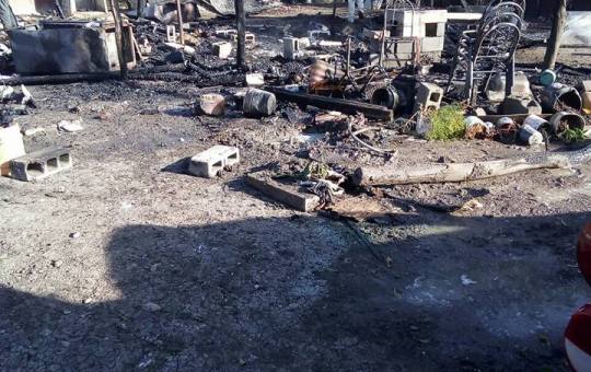 SE DISPONÍA A REALIZAR SU ALMUERZO Y SE LE INCENDIA TEJABAN.