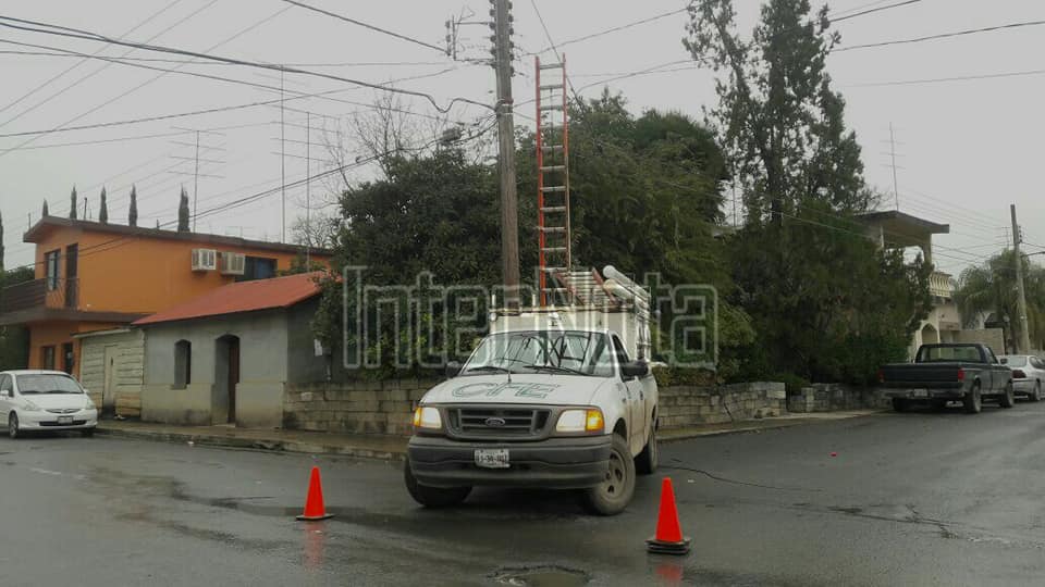 CAE DE ESCALERA Y RESULTA LESIONADO.