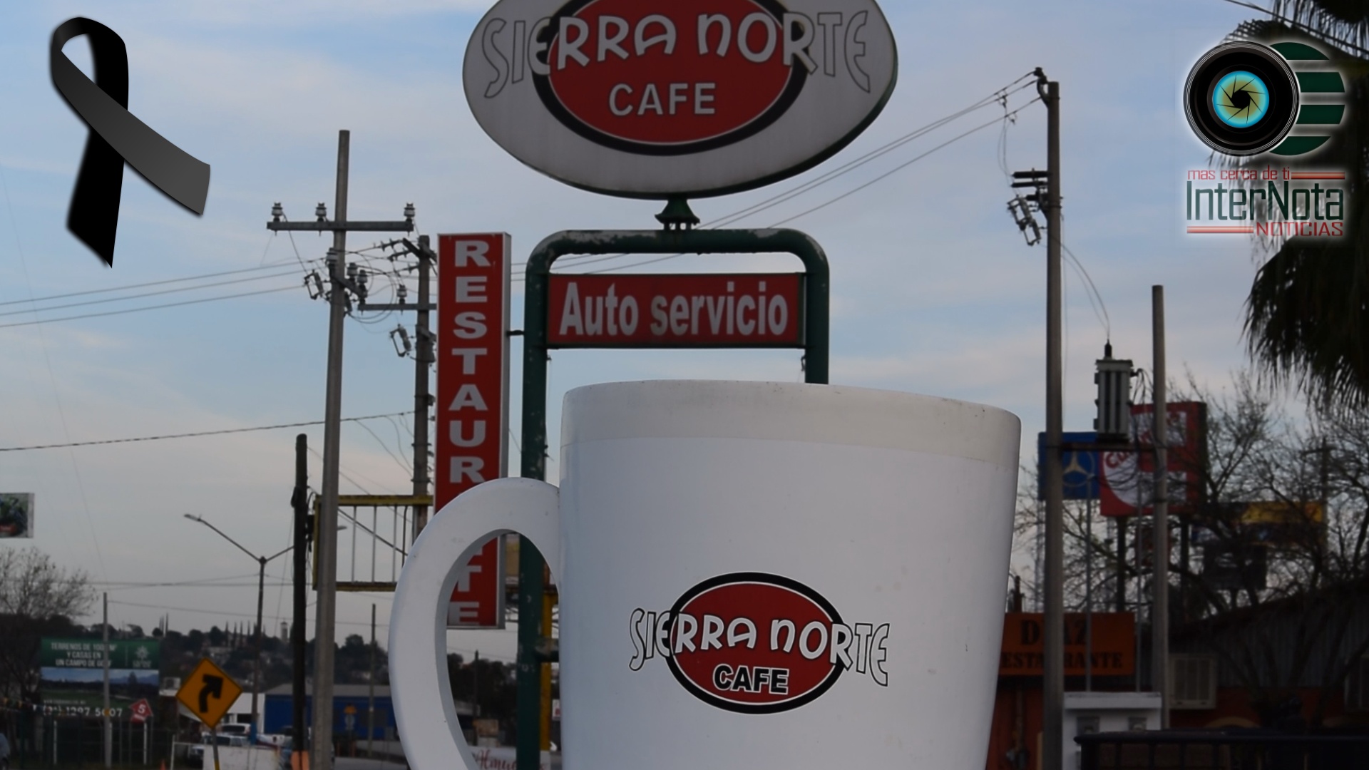 FAMILIARES Y AMIGOS SE DESPIDEN DE HORACIO PAREDES REYES.