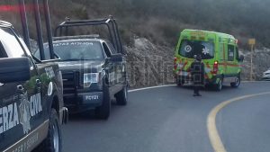TRAILER CAE A UN BARRANCO DEJANDO UN LESIONADO
