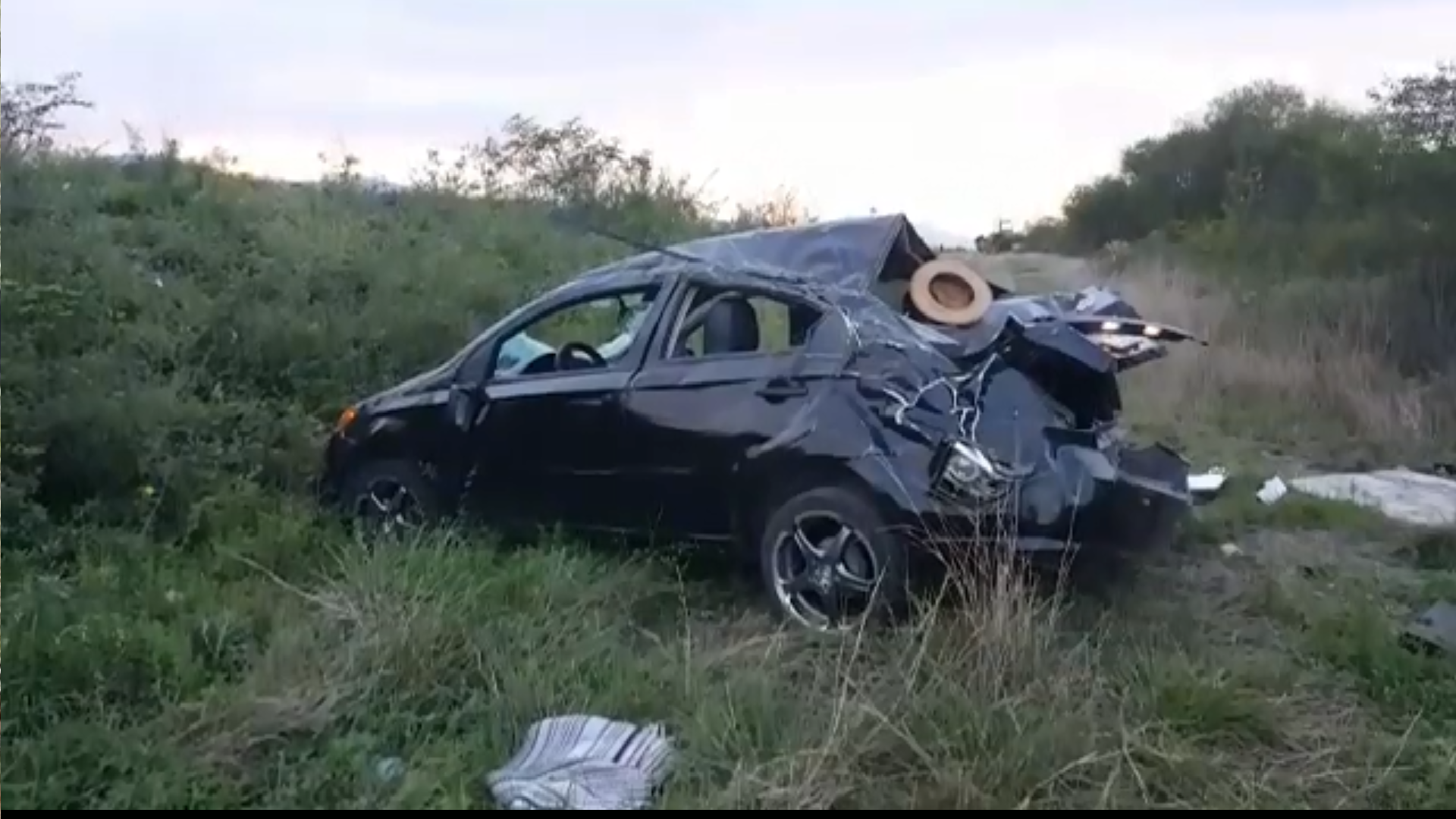 VUELCAN Y ABANDONAN EL LUGAR.