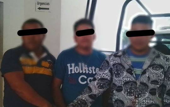 SON DETENIDOS DESPUES DE INTENTAR CORTAR CON SOPLETE LOS VAGONES DESCARRILADOS DEL TREN