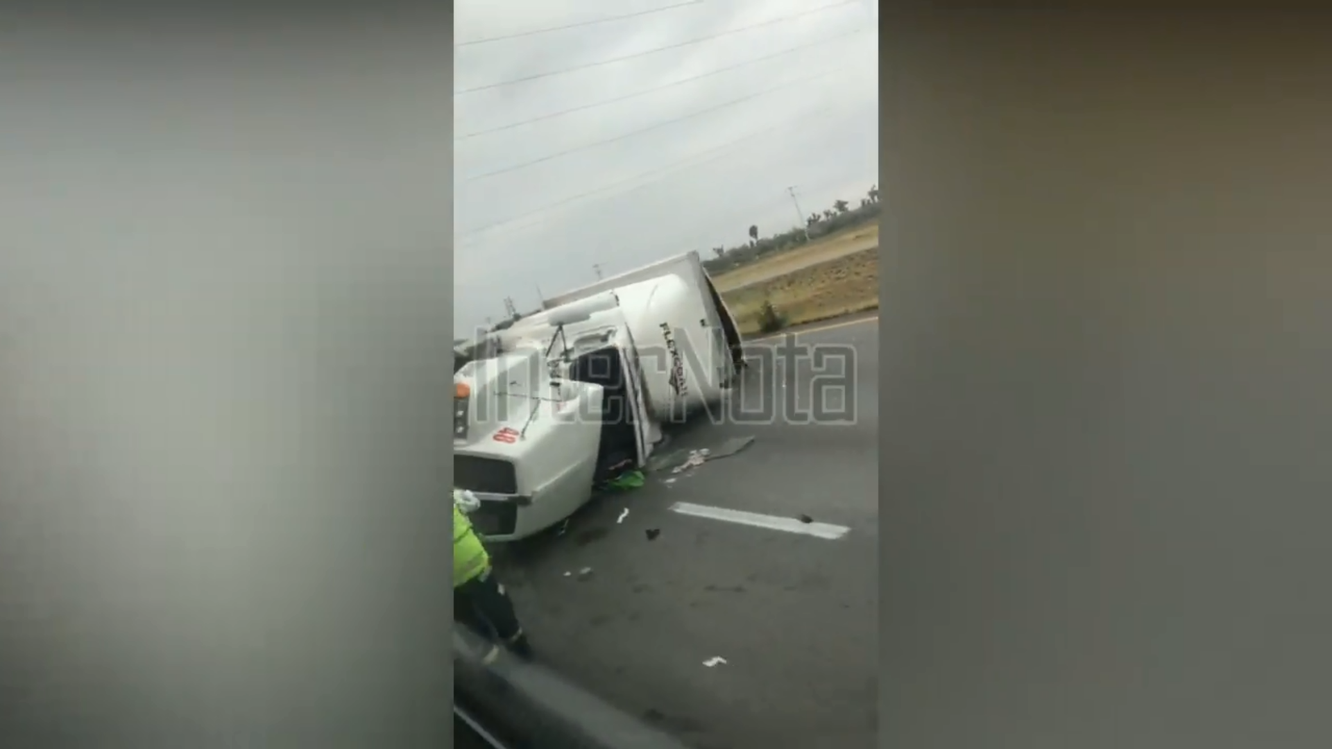 TRANSITO DETENIDO EN LA CARRETERA A LAREDO.