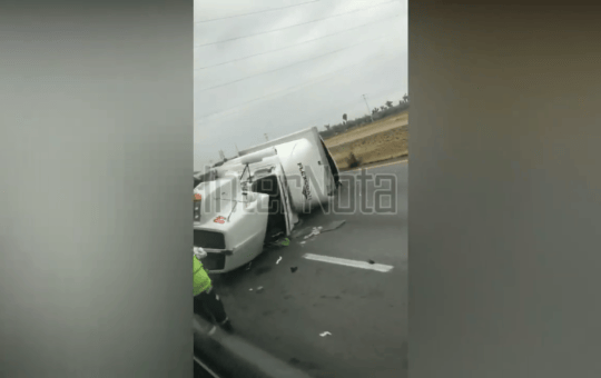 TRANSITO DETENIDO EN LA CARRETERA A LAREDO.