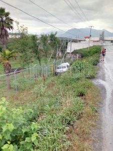 #INTERNOTA #ENVIVO #PIERDE EL CONTROL Y SALE DE LA CARPETA #ASFÁLTICA EN #MONTEMORELOS.