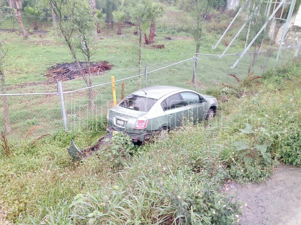 #INTERNOTA #ENVIVO #PIERDE EL CONTROL Y SALE DE LA CARPETA #ASFÁLTICA EN #MONTEMORELOS.