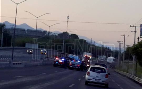 VOLCADURA DE TRAILER EN EL URO