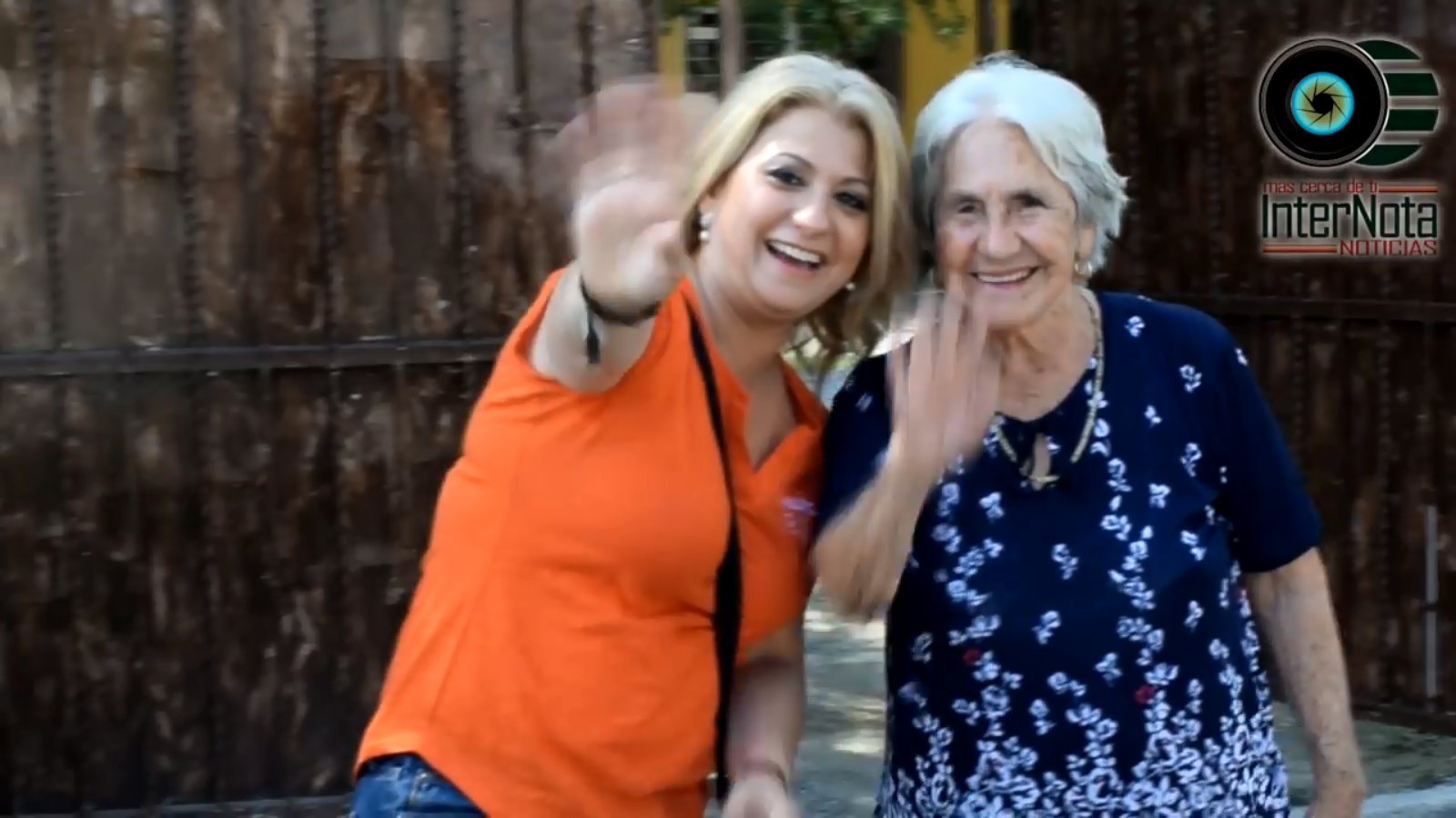 MARGARITA GÓMEZ CANDIDATA A LA ALCALDÍA REALIZA RECORRIDO POR LA LOMA LÍMITES CON LA COLONIA EL PUERTO.