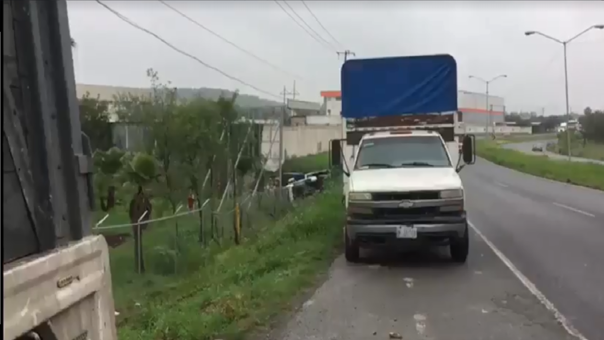 EXTREME PRECAUCIONES DEBIDO A VOLCADURA EN KM 221