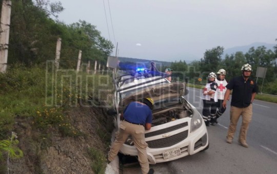 #INTERNOTA #ENVIVO SE REGISTRA ACCIDENTE VIAL TIPO SALIDA DE CARPETA A LA ALTURA DE MARGARITAS CRUCES EN EL MUNICIPIO DE SANTIAGO NO HAY LESIONADOS.