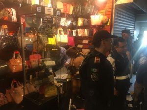 CIERRAN PULGA RÍO POR OPERATIVO POLICIAL.