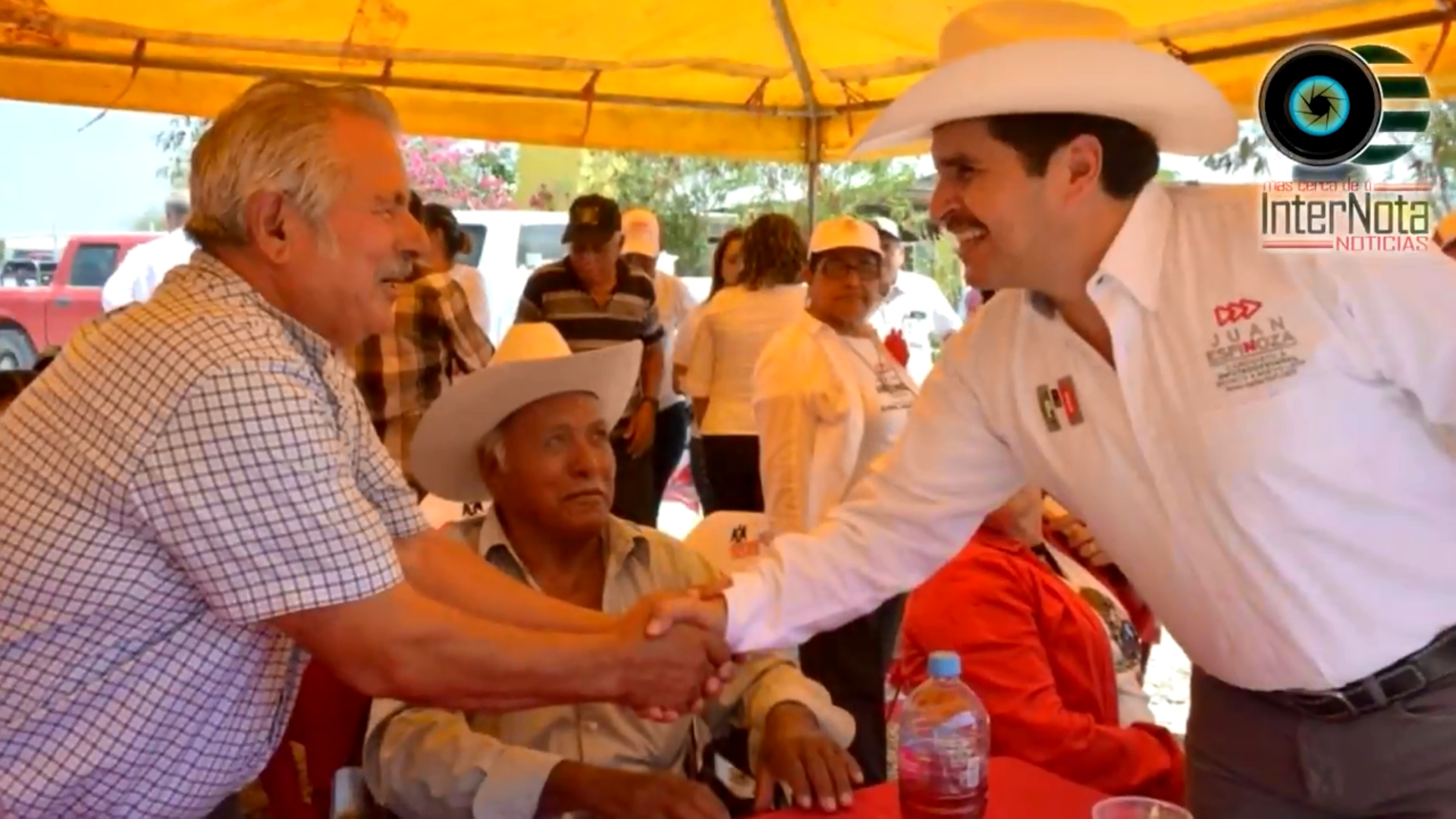 JUAN ESPINOZA CANDIDATO A DIPUTADO FEDERAL D9 POR EL PRI, VISITO A LOS VECINOS DE LOS LIRIOS EN CHINA N.L. PARA ESCUCHAR LAS NECESIDADES.