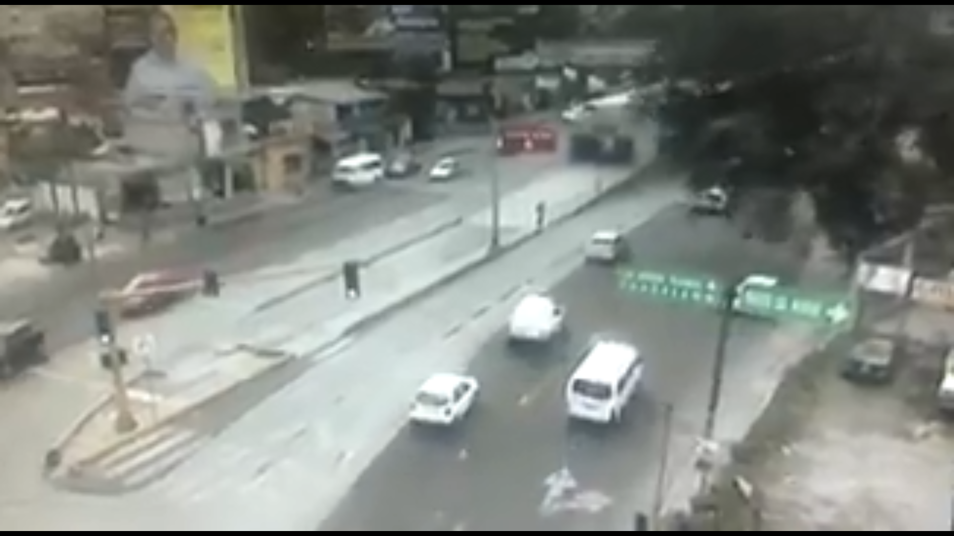 MUERE UNA PERSONA APLASTADA POR ÁRBOL EN ECATEPEC