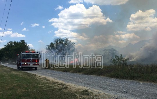 SE PRESENTA UN FUERTE INCENDIO DE PASTIZAL