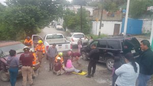 SE REGISTRA ACCIDENTE VIAL ENTRE DOS VEHÍCULOS DONDE 1 PERSONA RESULTA LESIONADA.