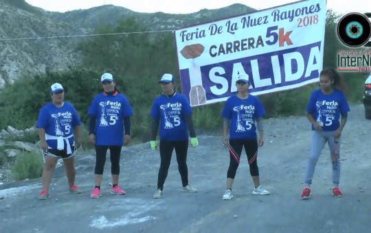 DENTRO DEL EVENTO DE LA FERIA DE LA NUEZ 2018 SE LLEVÓ A CABO UNA CARRERA 5K EN DONDE PARTICIPARON JÓVENES Y ADULTOS EN EL CUAL SE LE ENTREGÓ UN PREMIO DE 3000 PESOS AL PRIMER LUGAR EN DONDE ESTUVO PRESENTE LA ALCALDESA SANDRA MARGARITA SALAZAR EN EL MUNICIPIO DE RAYONES N.L.