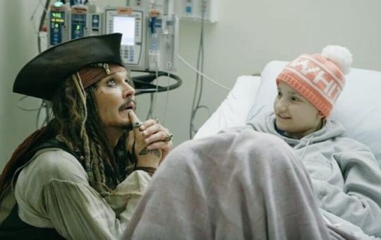 JOHNNY DEPP VUELVE A CONVERTIRSE EN 'JACK SPARROW' POR UNA BUENA CAUSA