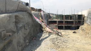 OCURRE DERRUMBE EN PLAZA COMERCIAL, PODRÍA HABER PERSONAS ATRAPADAS.