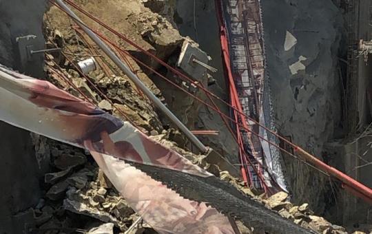 OCURRE DERRUMBE EN PLAZA COMERCIAL, PODRÍA HABER PERSONAS ATRAPADAS.