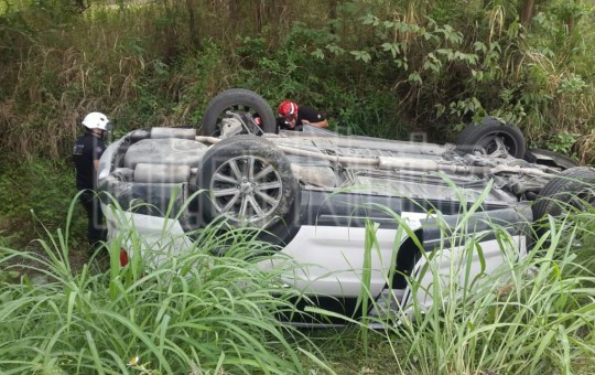 #ENVIVO UN MENOR DE EDAD Y UNA MUJER RESULTAN LESIONADOS EN #ACCIDENTE.