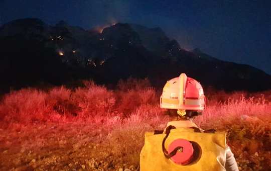 FUERTE INCENDIO SE REGISTRA EN CARRETERA A SALTILO