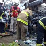 PERSONA QUEDA PRENSADA EN VOLCADURA DE TRÁILER