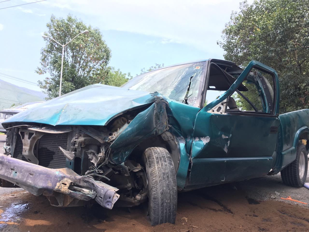 ACCIDENTE SE REGISTRA EN CARRETERA NACIONAL DEJANDO DOS PERSONAS LESIONADAS