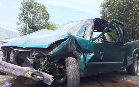 ACCIDENTE SE REGISTRA EN CARRETERA NACIONAL DEJANDO DOS PERSONAS LESIONADAS