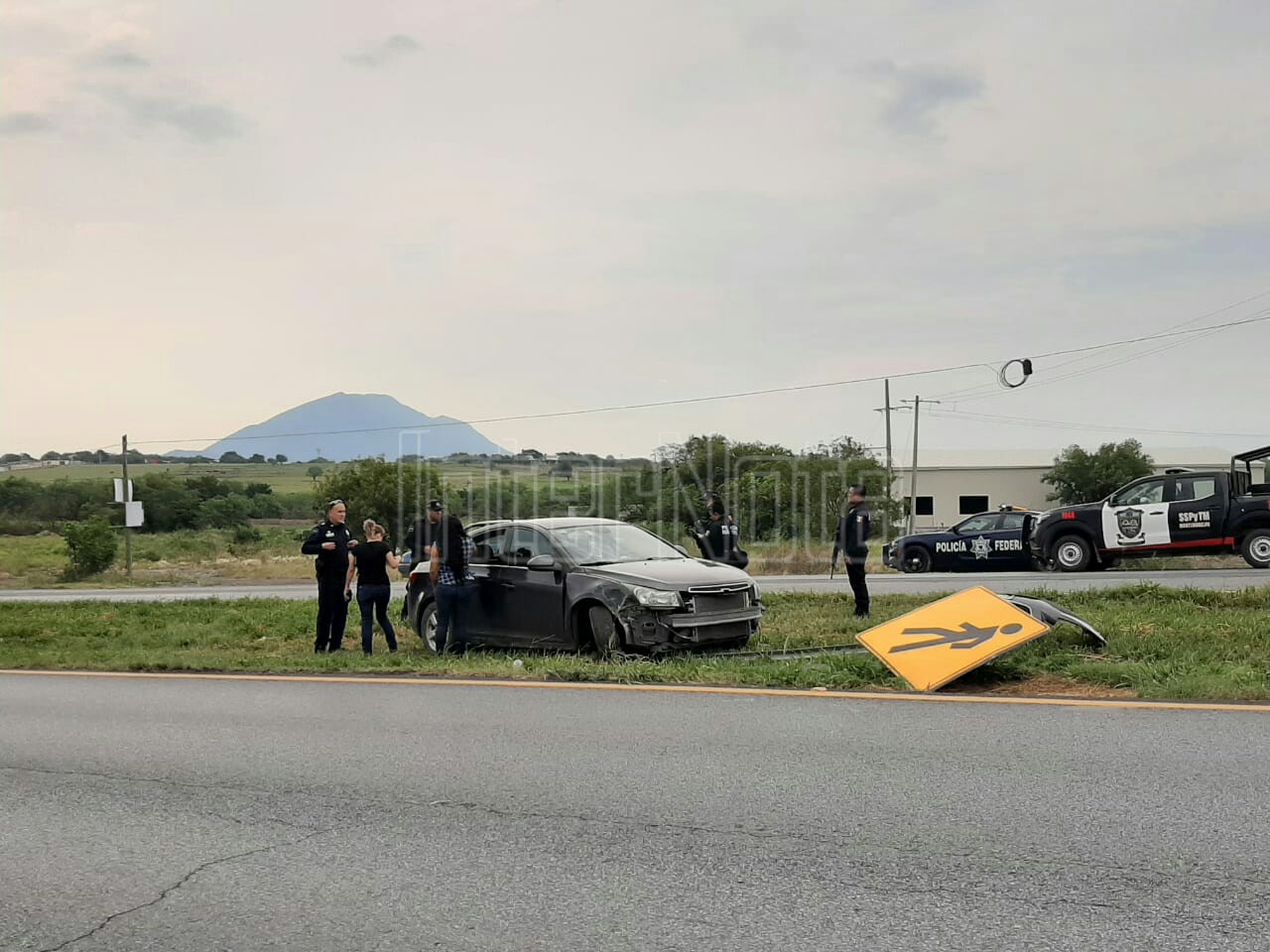 ACCIDENTE VIAL, DEJA SOLAMENTE DAÑOS MATERIALES