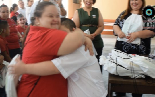 ALUMNOS DEL CAM, RECIBEN ÚTILES ESCOLARES EN EL MUNICIPIO DE ALLENDE N.L.