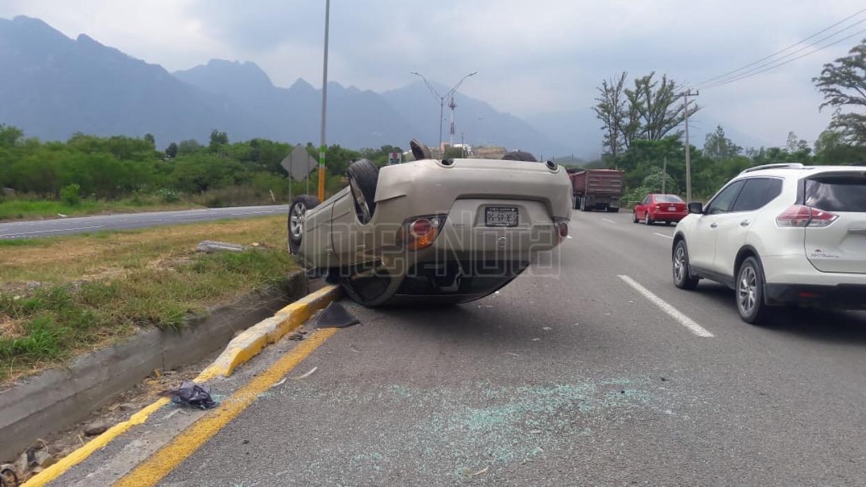 VOLCADURA DEJA A 2 PERSONAS LESIONADAS
