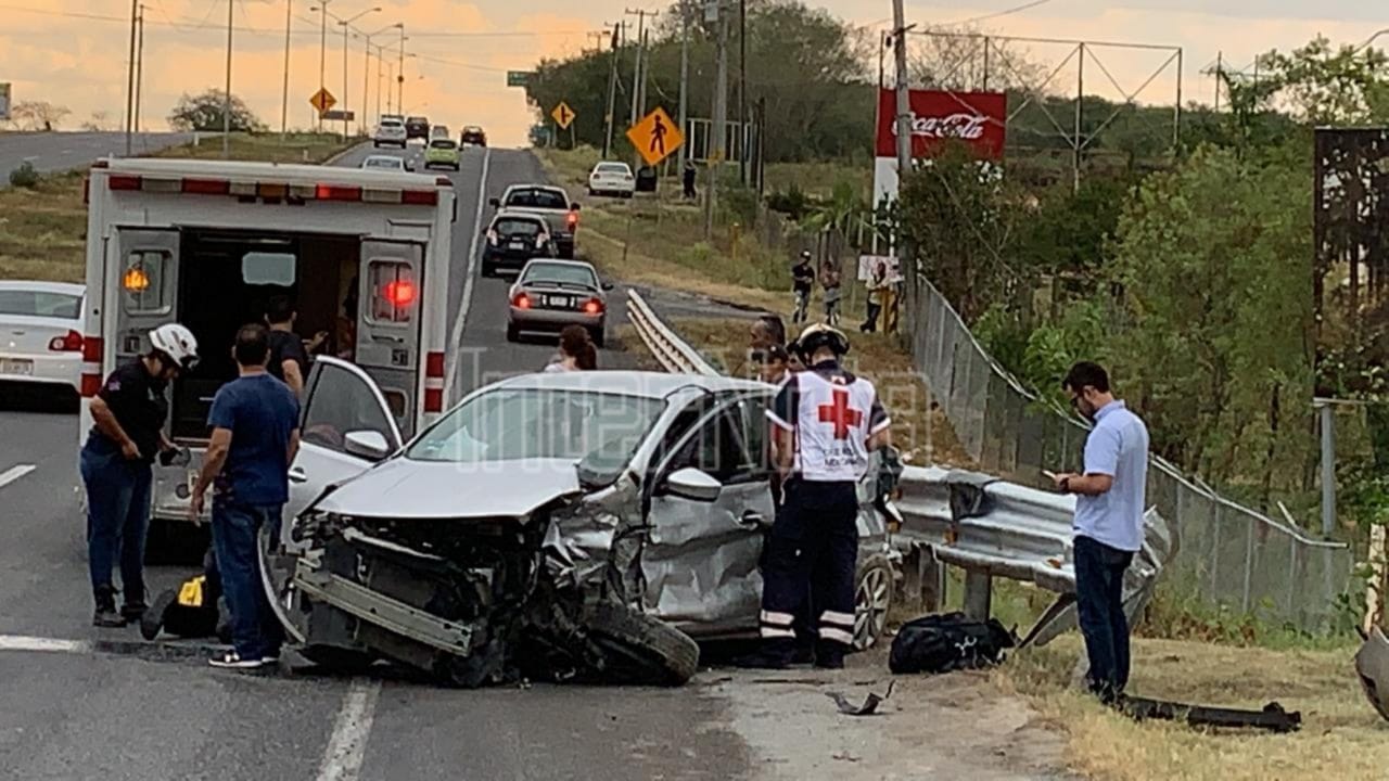 PERSONA TERMINA PRENSADA EN ACCIDENTE VIAL EN CARRETERA NACIONAL.