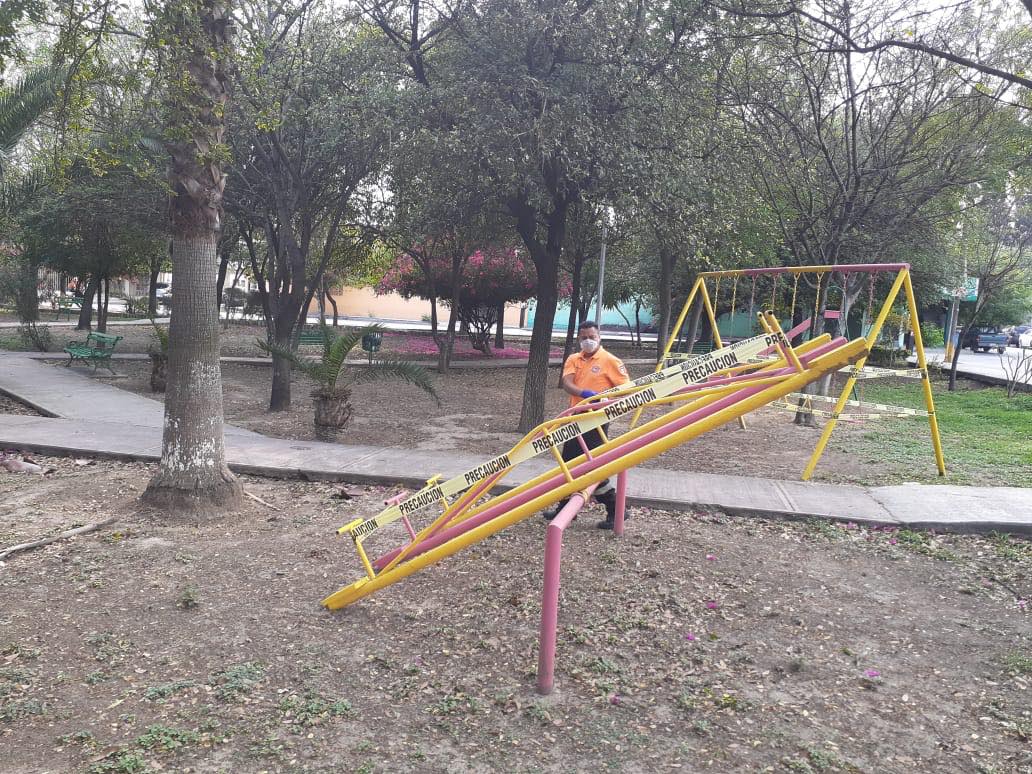 REALIZAN EL CIERRE DE PLAZAS PÚBLICAS